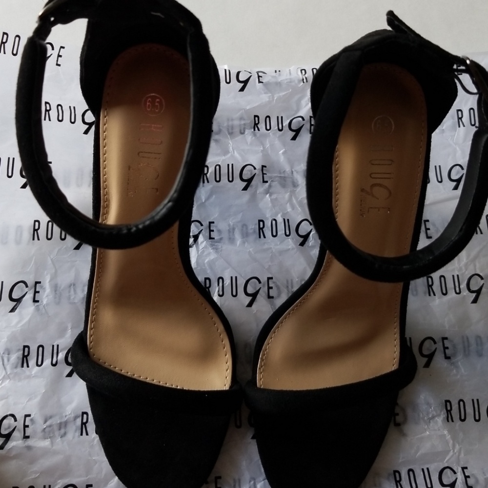 Rouge Helium Heels - Picture 3 of 8